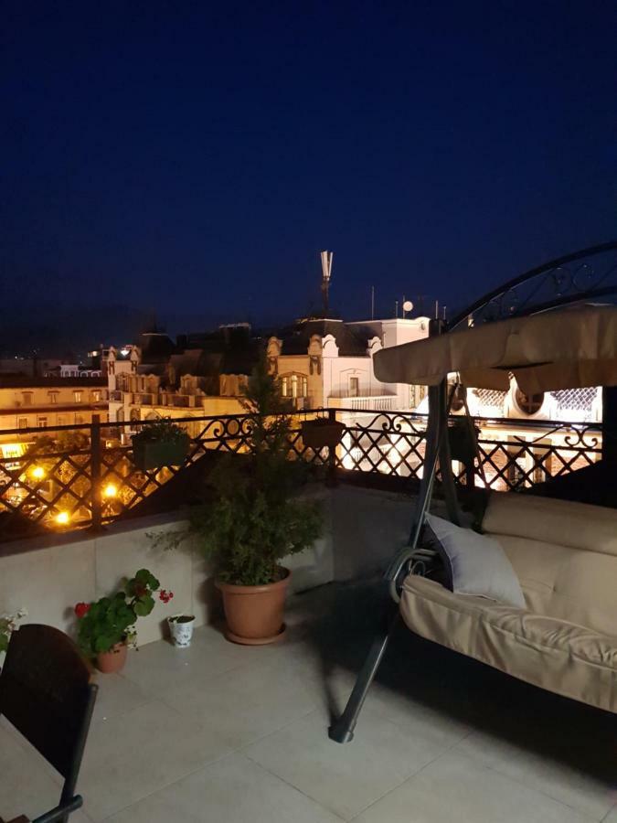Piazza Batumi Guesthouse Zewnętrze zdjęcie